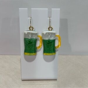 Green beer mug dangle hook earrings with for leaf clover on it item is new